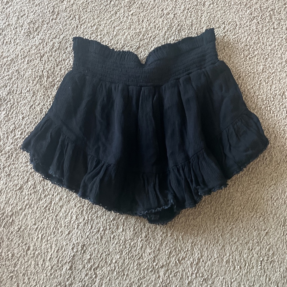 Black Ruffled Shorts - Picture 2 of 2